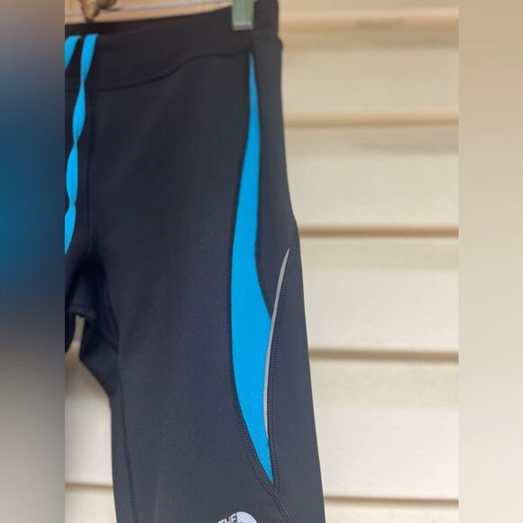 The North Face Flight Series black and blue workout capri,excellent condition,XS - Picture 8 of 8